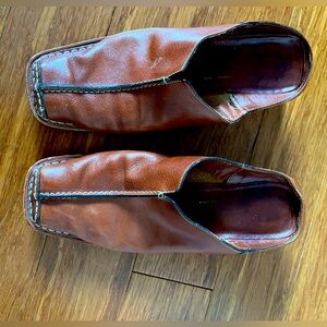 Brown leather square-toe mules, sz 37